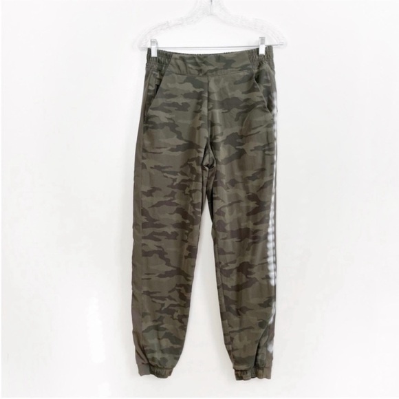 Athleta Brooklyn Lined Jogger pants green olive camo lux relaxed fit stretch - Picture 2 of 8
